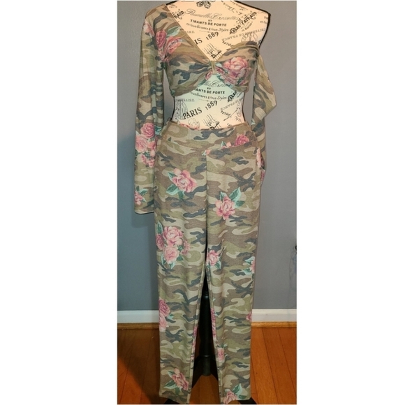 Camouflage Rose Legging Set - Picture 5 of 5